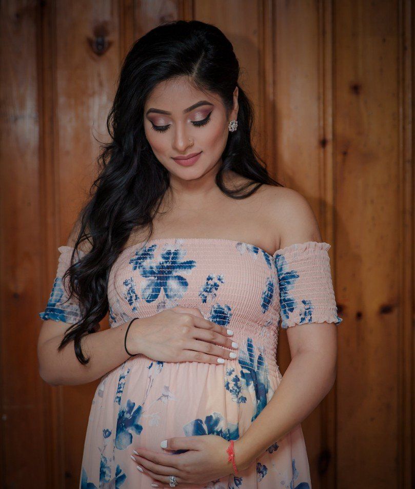 Maternity Photo Shoot | Maternity Photography in New York City | NYC Maternity Photographer | pregnancy photo shoot nyc | maternity photoshoot indoor | indoor maternity photography | indoor maternity photos