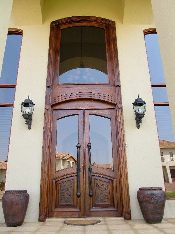 Grapedoor Custom made glass door with Carving Jurgens Design