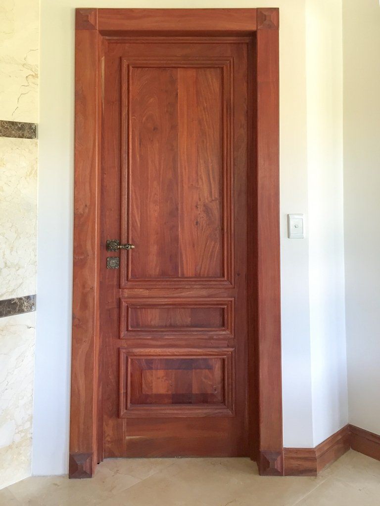 Grapedoor custom made interior hardwood door with raised panels