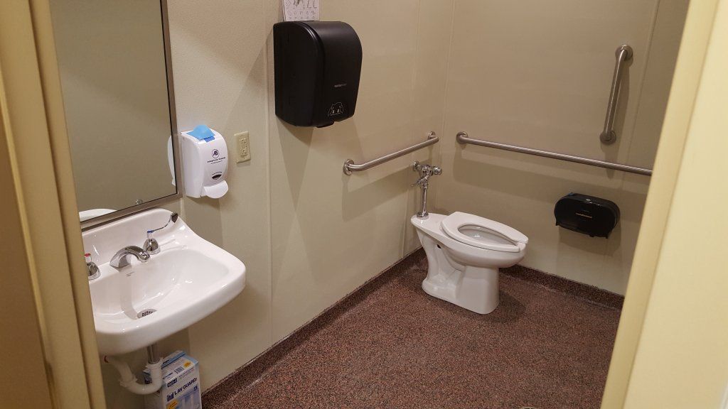 Marzonis Restroom_1