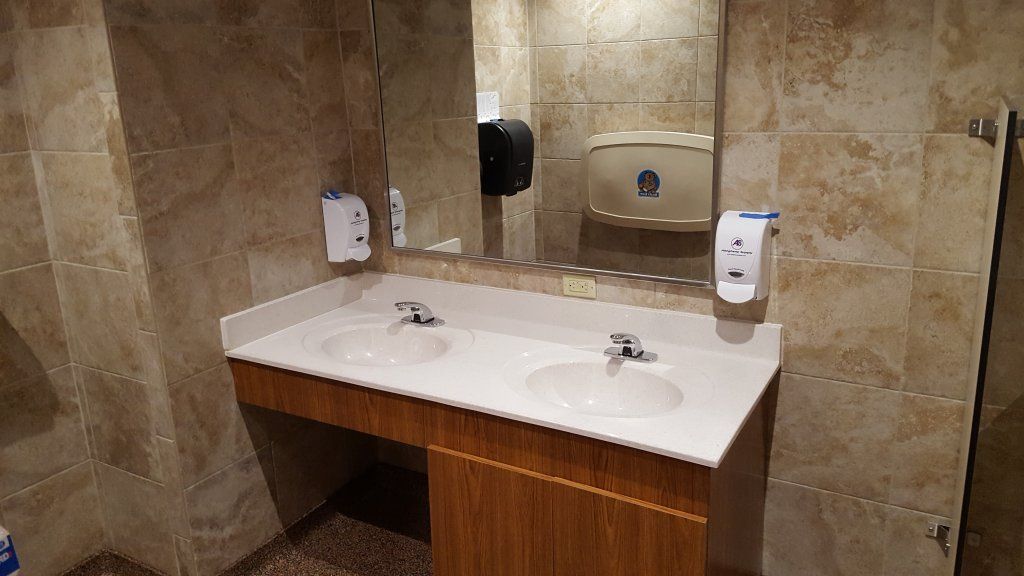 Marzonis Restroom_3
