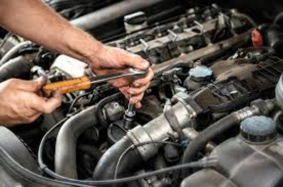 intervento al motore auto