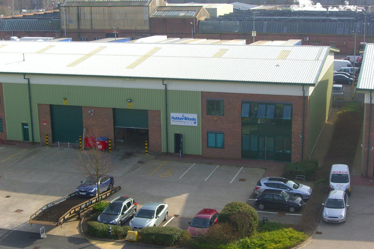 roof depot parking area