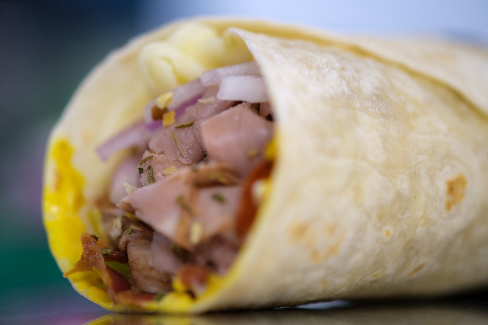 Wrap au boeuf Colonel Moutarde. (prêt a manger et boiîe a lunch Québec Lebourgneuf)