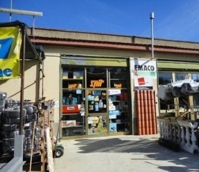 vendita di materiali edili e ferramenta