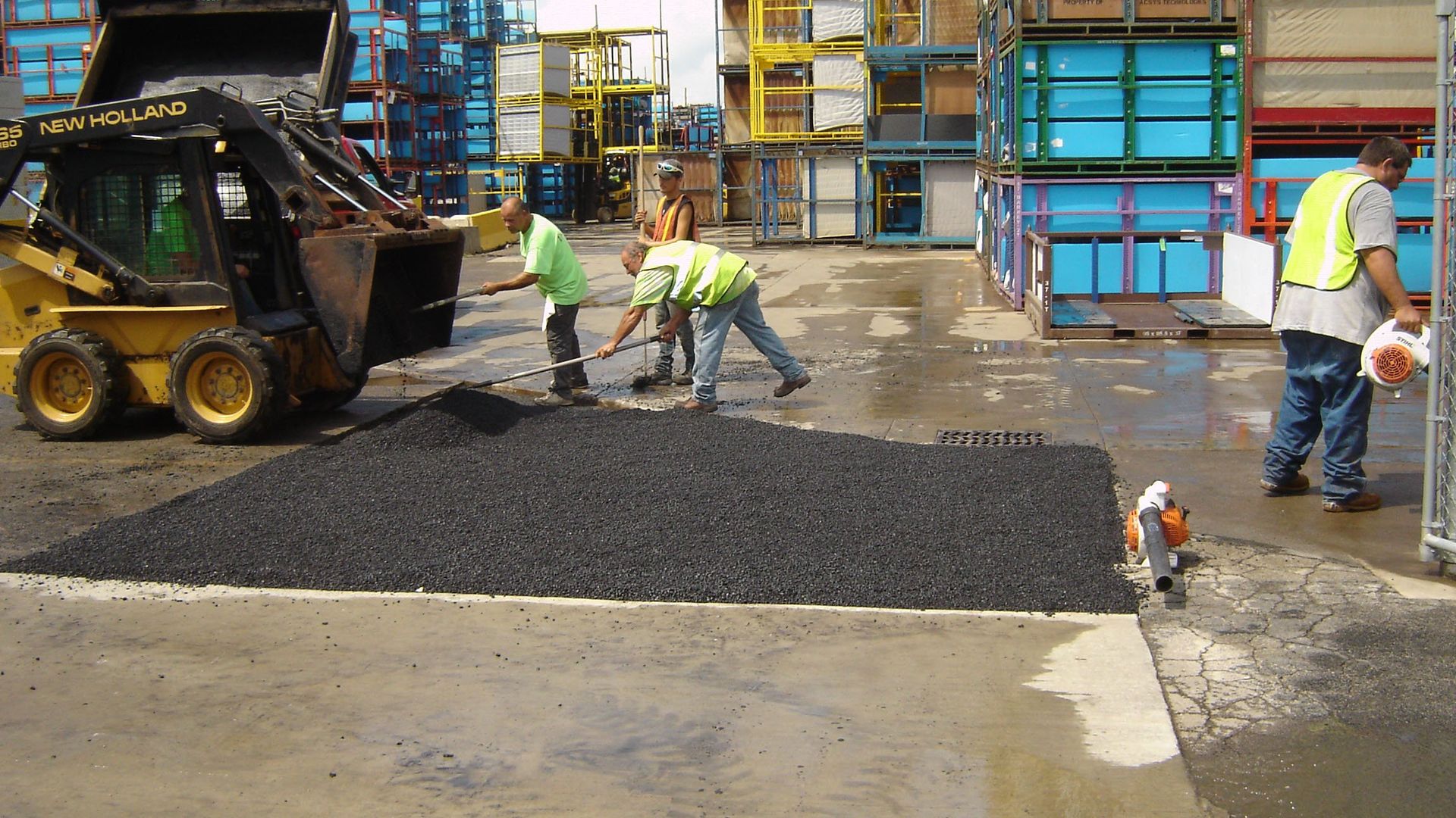 Asphalt Work - Pouring asphalt