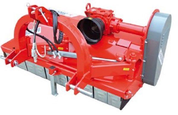 attrezzo agricolo rosso