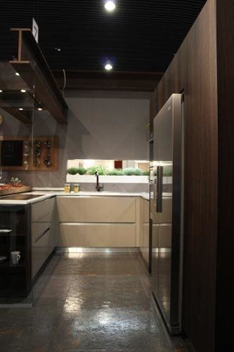 cucina con pannelli in legno