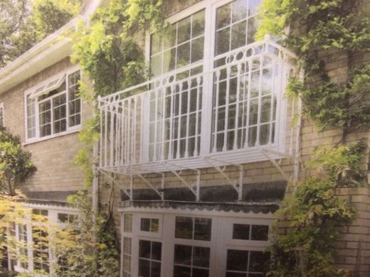 white balcony railing