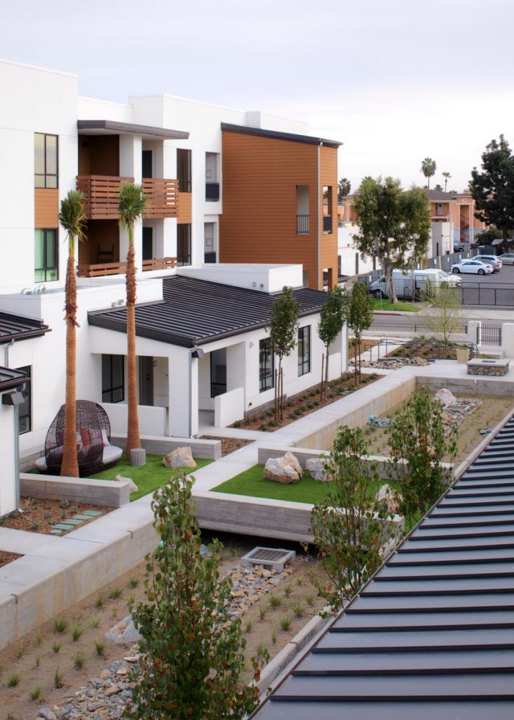Community Del Oro on Broadway