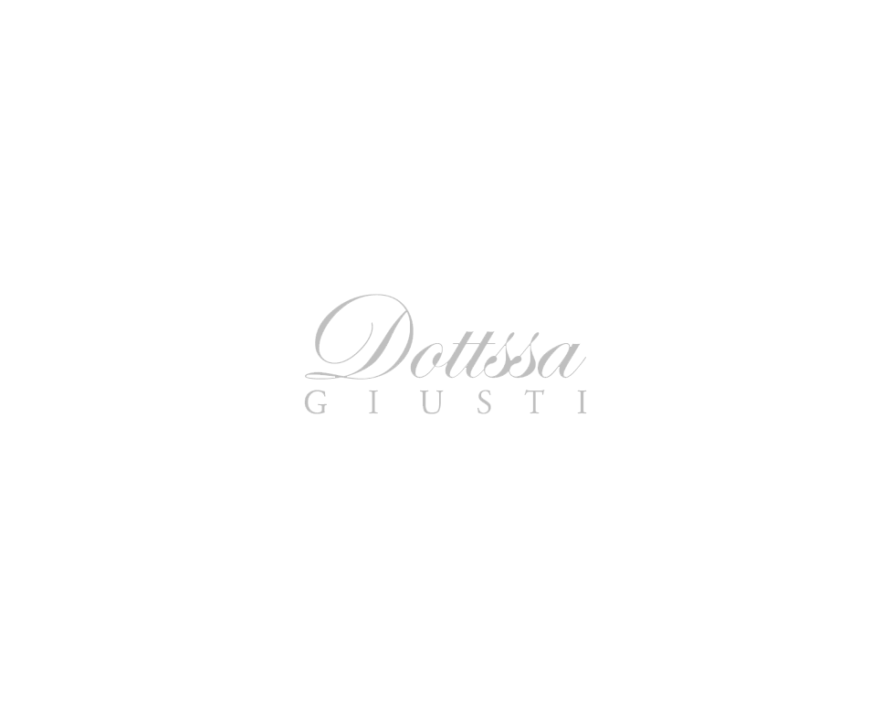 Un logo per un'azienda denominata Dottsa Giusti su sfondo bianco.