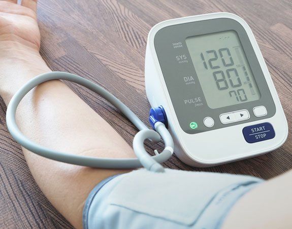 Man checking own blood pressure - Blood Pressure Checks in Camden North Haven, NSW Man checking own blood pressure - Blood Pressure Checks in Camden North Haven, NSW