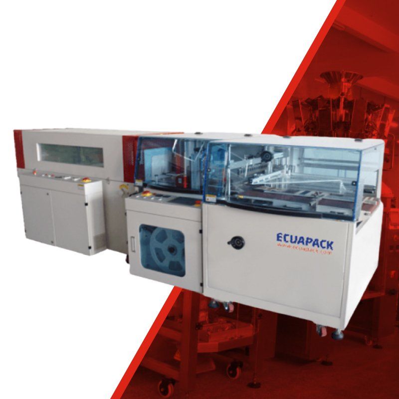 Máquina de embalaje industrial con cuerpo blanco, cubierta azul y detalles de fondo rojo.