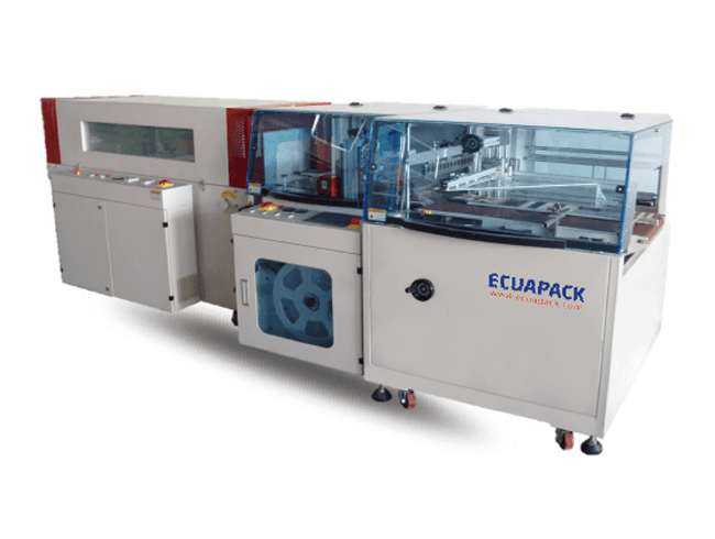Máquina de embalaje industrial con carcasa blanca, cubierta tintada de azul y logotipo ECUPACK en las ruedas.