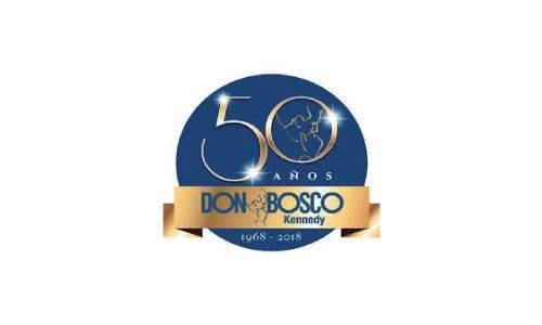 Logotipo del 50 aniversario de Don Bosco Kenia, con un diseño circular azul y dorado.