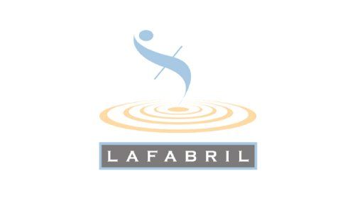 Logotipo de LAFABRIL con una figura abstracta azul sobre anillos concéntricos dorados sobre un fondo blanco.