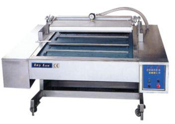 Impresora textil plana industrial con plataforma de impresión azul y panel de control.