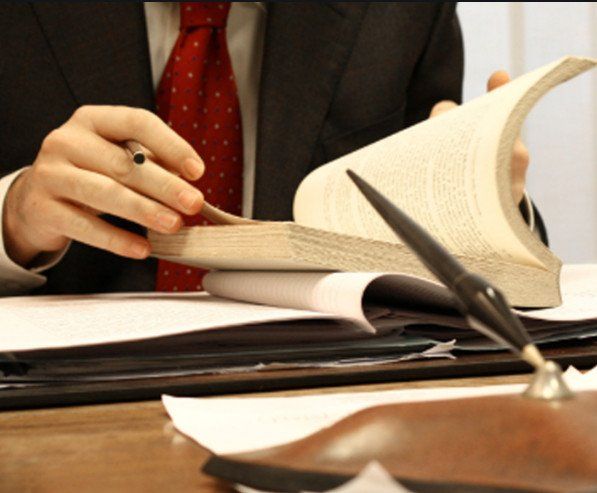 avvocato sfoglia libro di Diritto