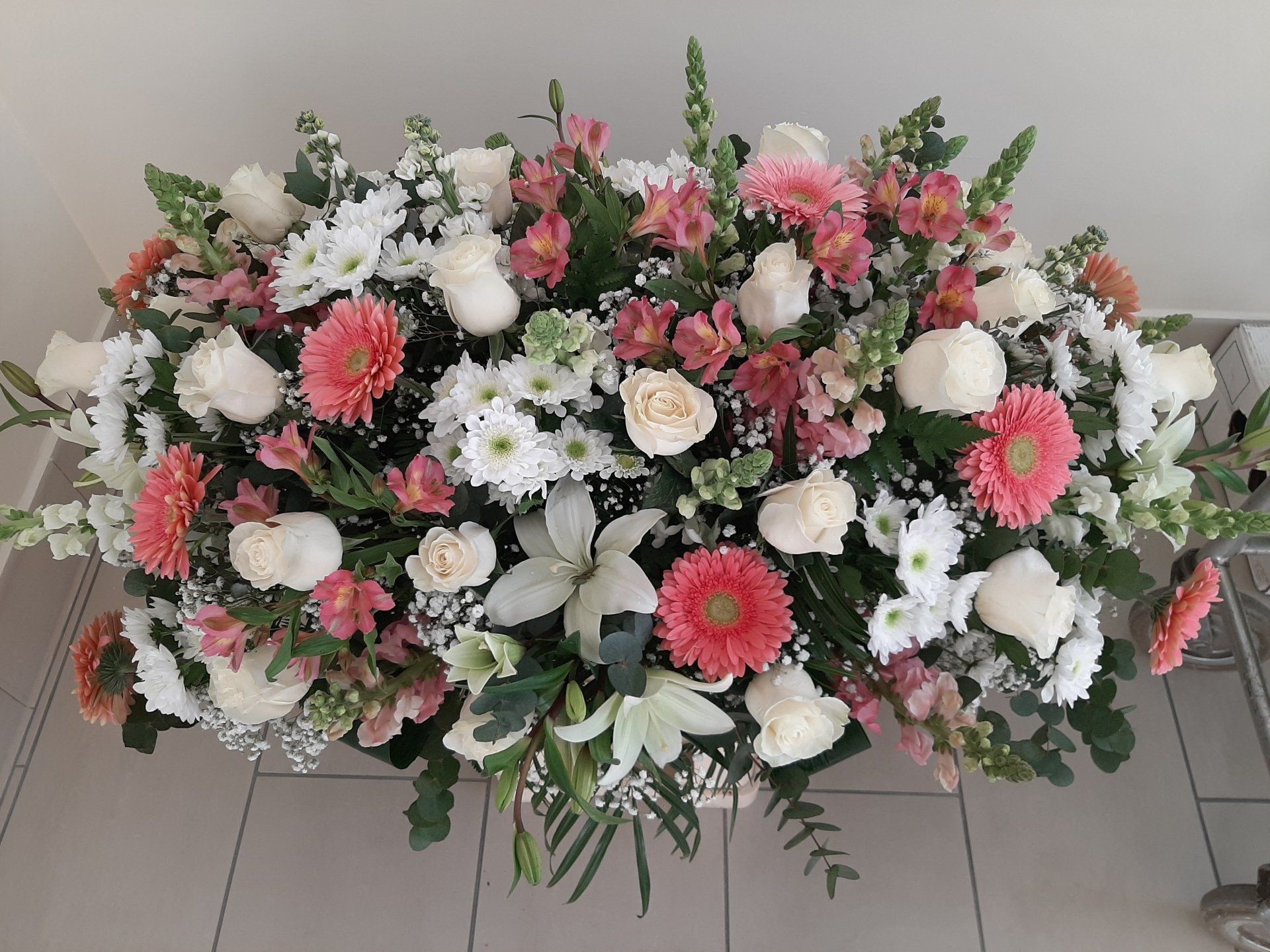composizione floreale per funerale