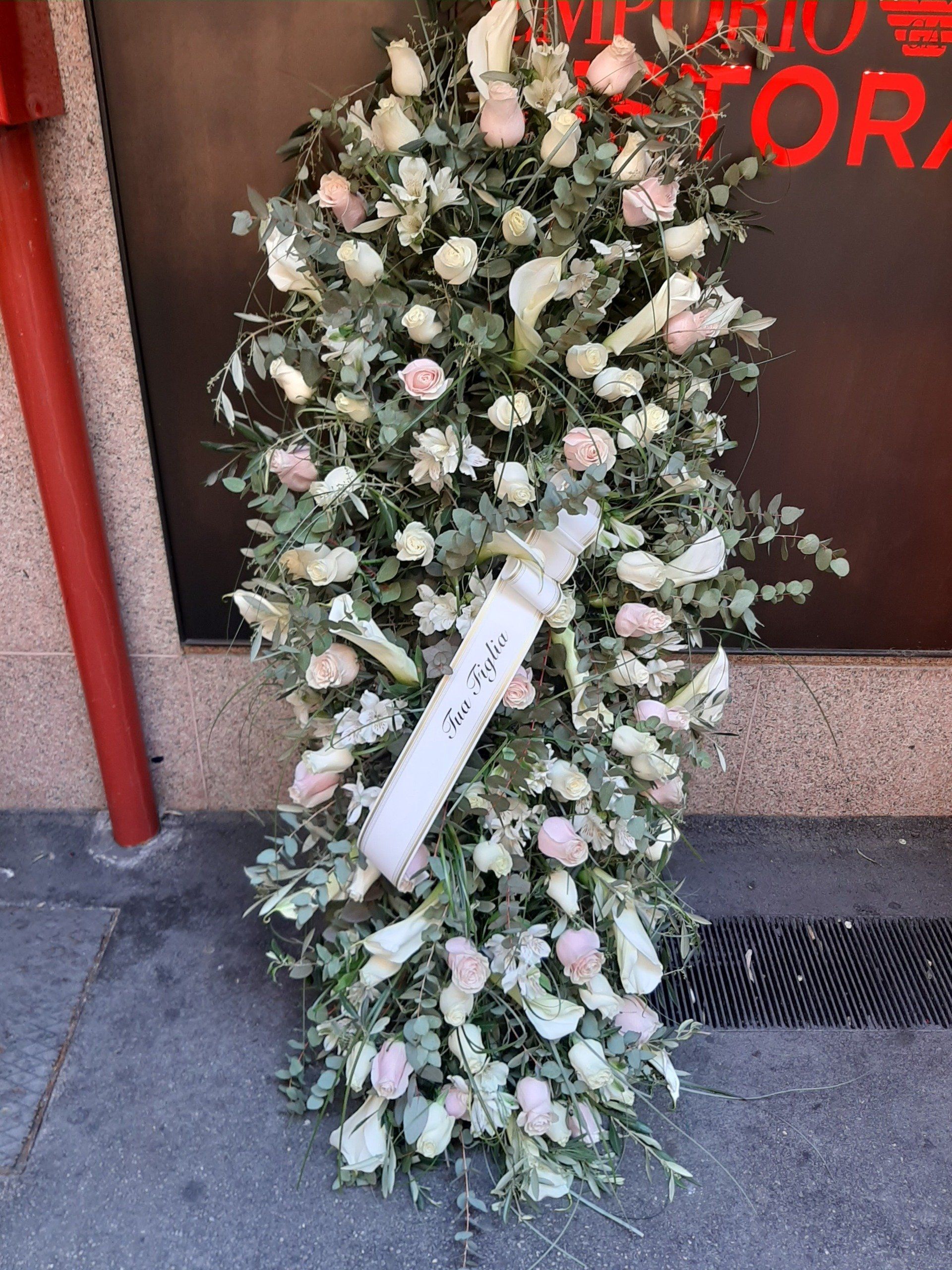 composizione floreale per funerale