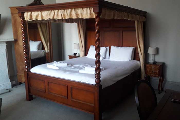 4 poster rooms, Edinburgh