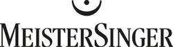 Logo MeisterSinger: testo nero con un simbolo curvo sopra.