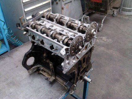 componente in metallo per rettifica motore