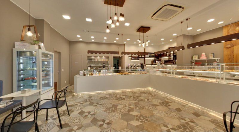 Interno della pasticceria