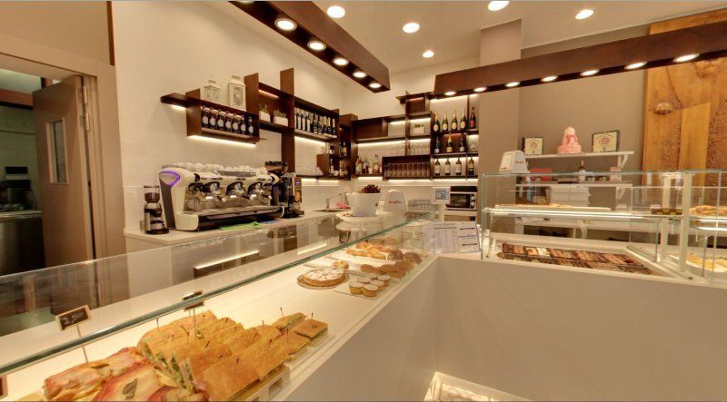 Interno della pasticceria
