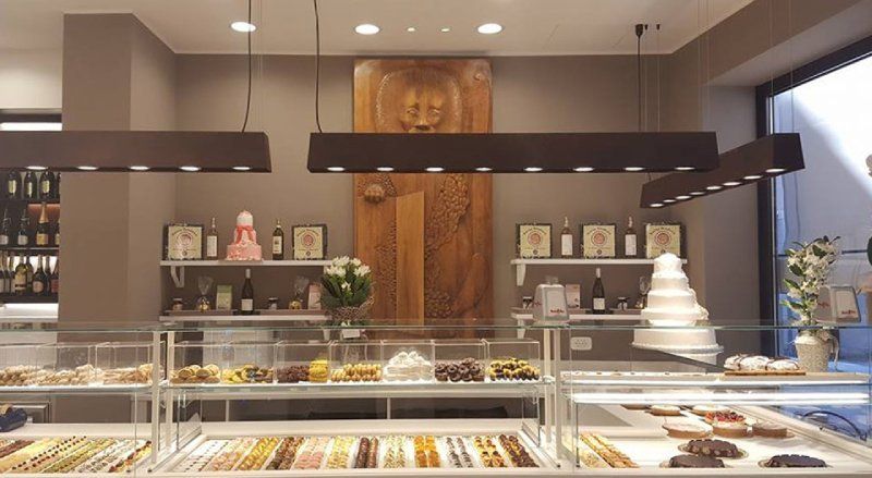Interno della pasticceria