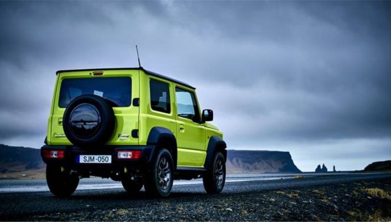 Jimny parcheggiata