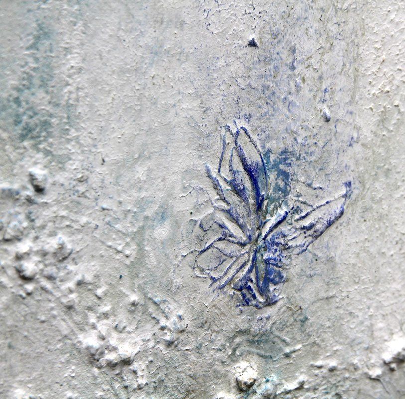 Duo-Gemälde „Schmetterlinge in Weiß und Blau“ Maße: 2 je 50 x 100 cm, 4,5 cm Tiefe  Material: Künstler-Acrylfarben, Marmormehl, Sumpfkalk, Pigmente, Firnis  Malgrund: Leinwand auf Keilrahmen