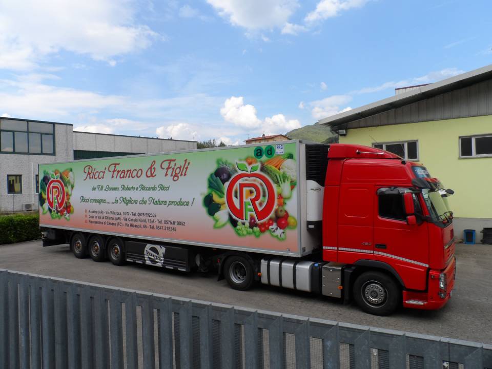 camion azienda per le consegne delle forniture