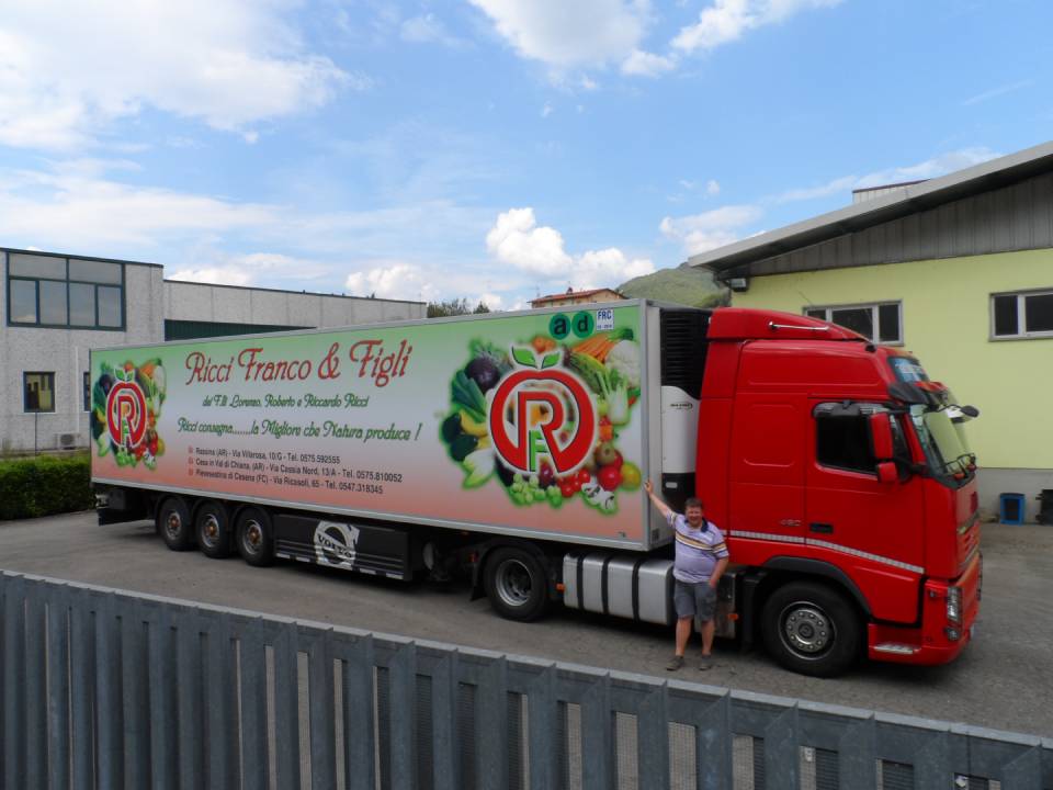 camion per il trasporto della frutta
