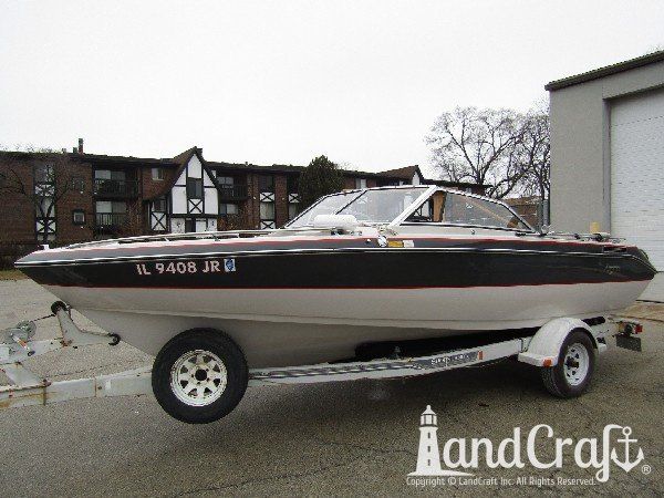 Larson fiberglass boat with refurbished and glossy gelcoat finish