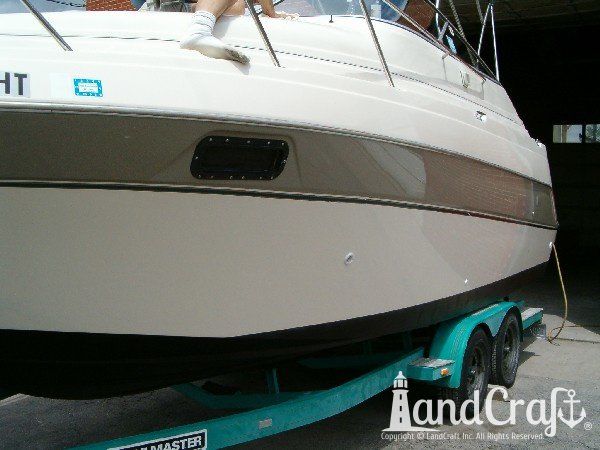 Maxum boat with restored and glossy gelcoat finish