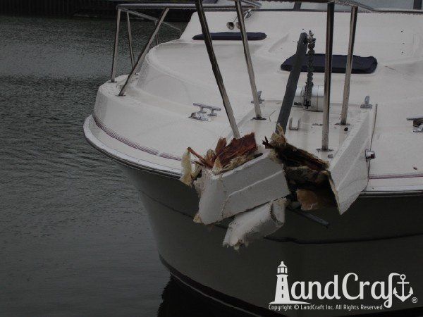 Severe damage on boat anchor pulpit
