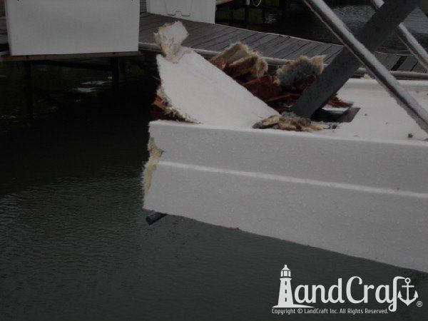Severe damage on boat anchor pulpit