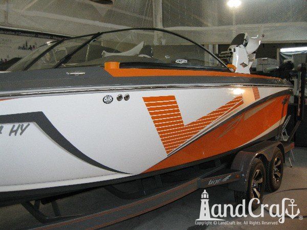 Dock Rash and gelcoat scratch damage on Tige wakeboard boat