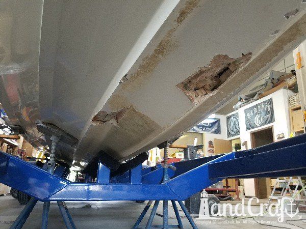 Sunsation high performance boat with bottom breakwall impact damage