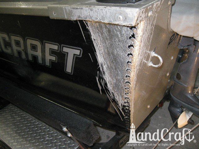 Picture of scratches on an aluminum Alumacraft boat