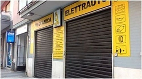 Serrande abbassate di autofficina