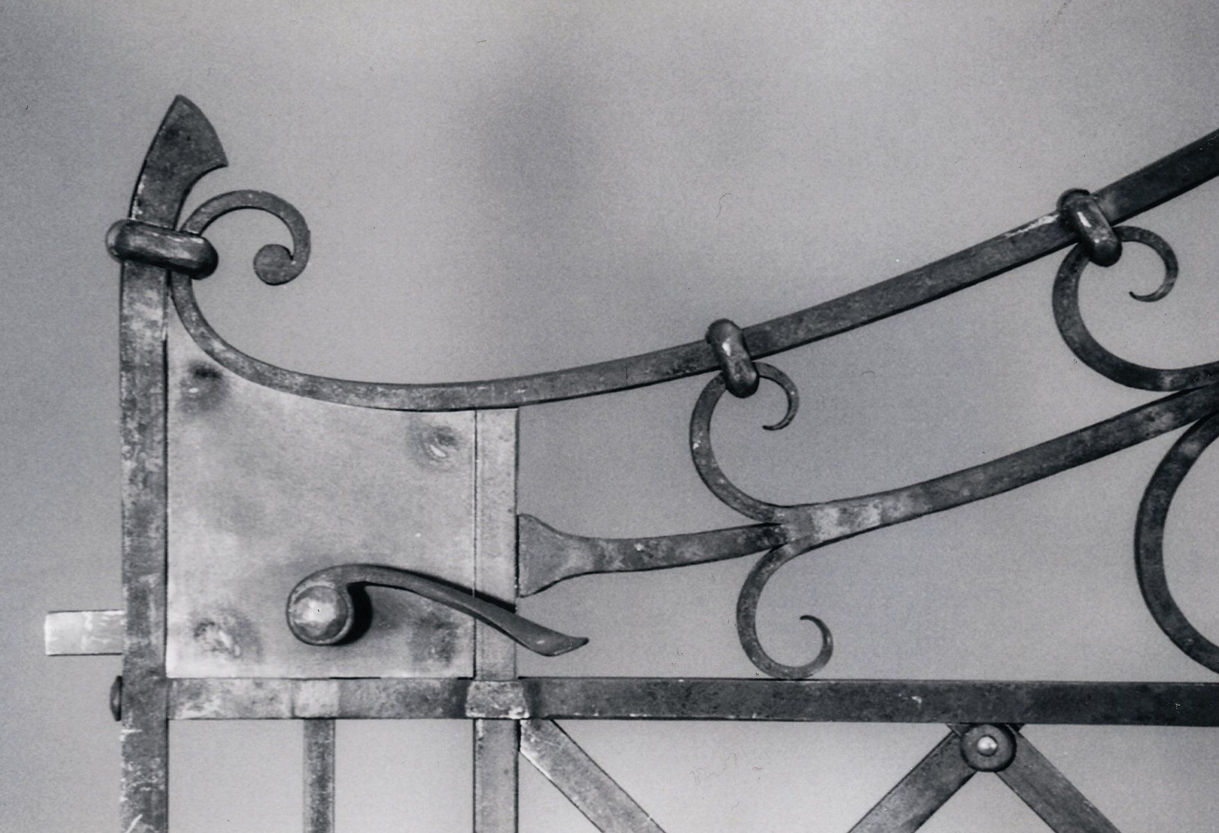 custom forged iron single gate ltach