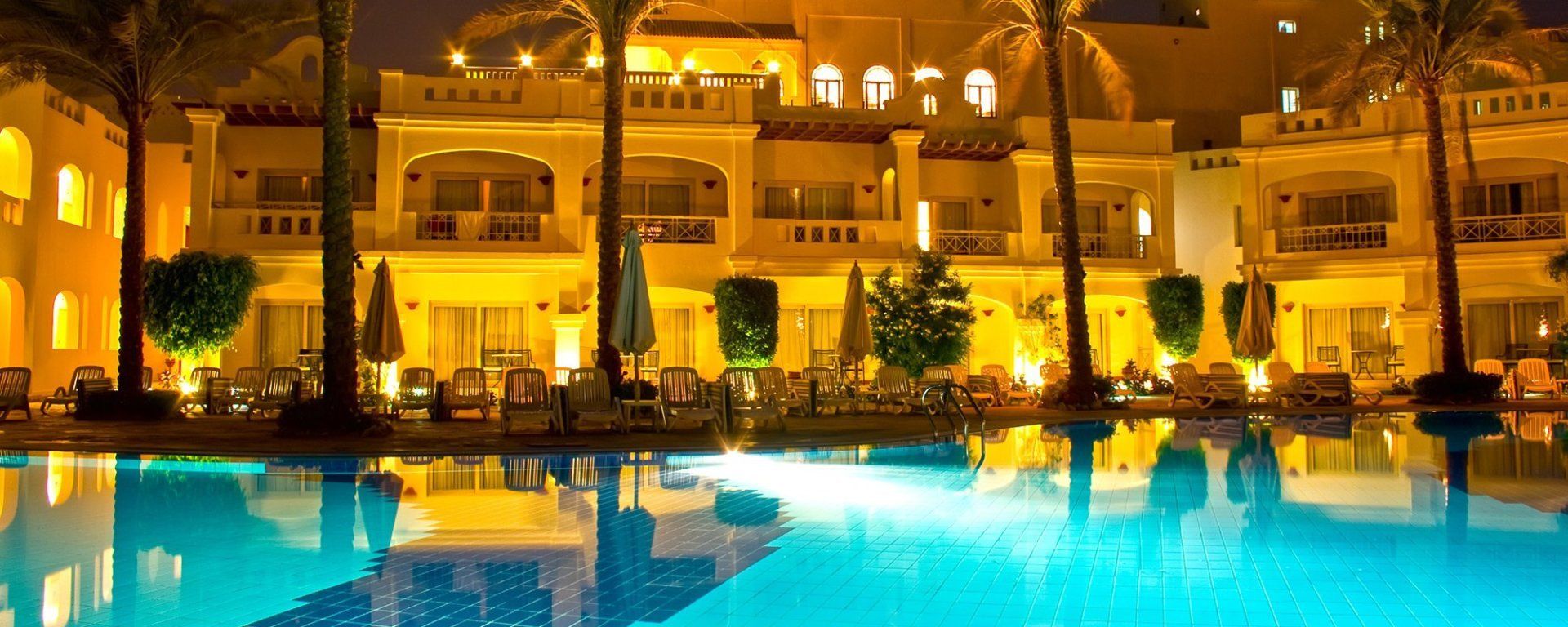 hotel pool 3
