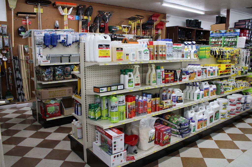 Store Isle — Escalon, CA — Escalon Feed & Supply