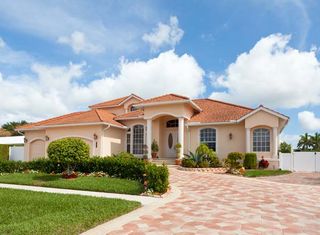 Sell Foreclosure Property — Beautiful Home in Palmetto, FL Sell Foreclosure Property — Beautiful Home in Palmetto, FL