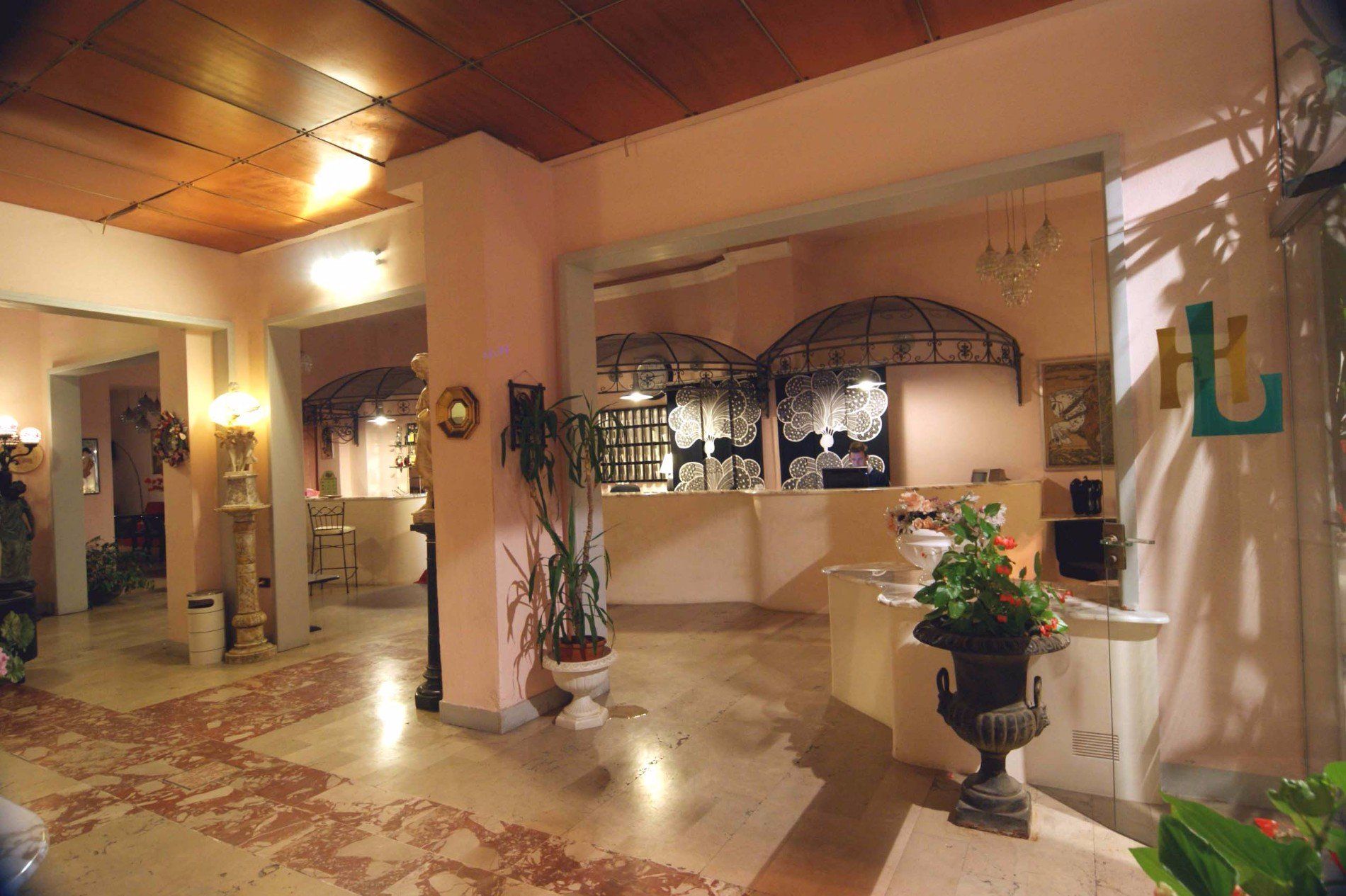 hall di un hotel in stile liberty