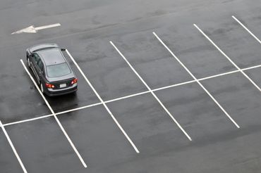 A clean parking lot in Lincoln, NE after parking lot sweeping