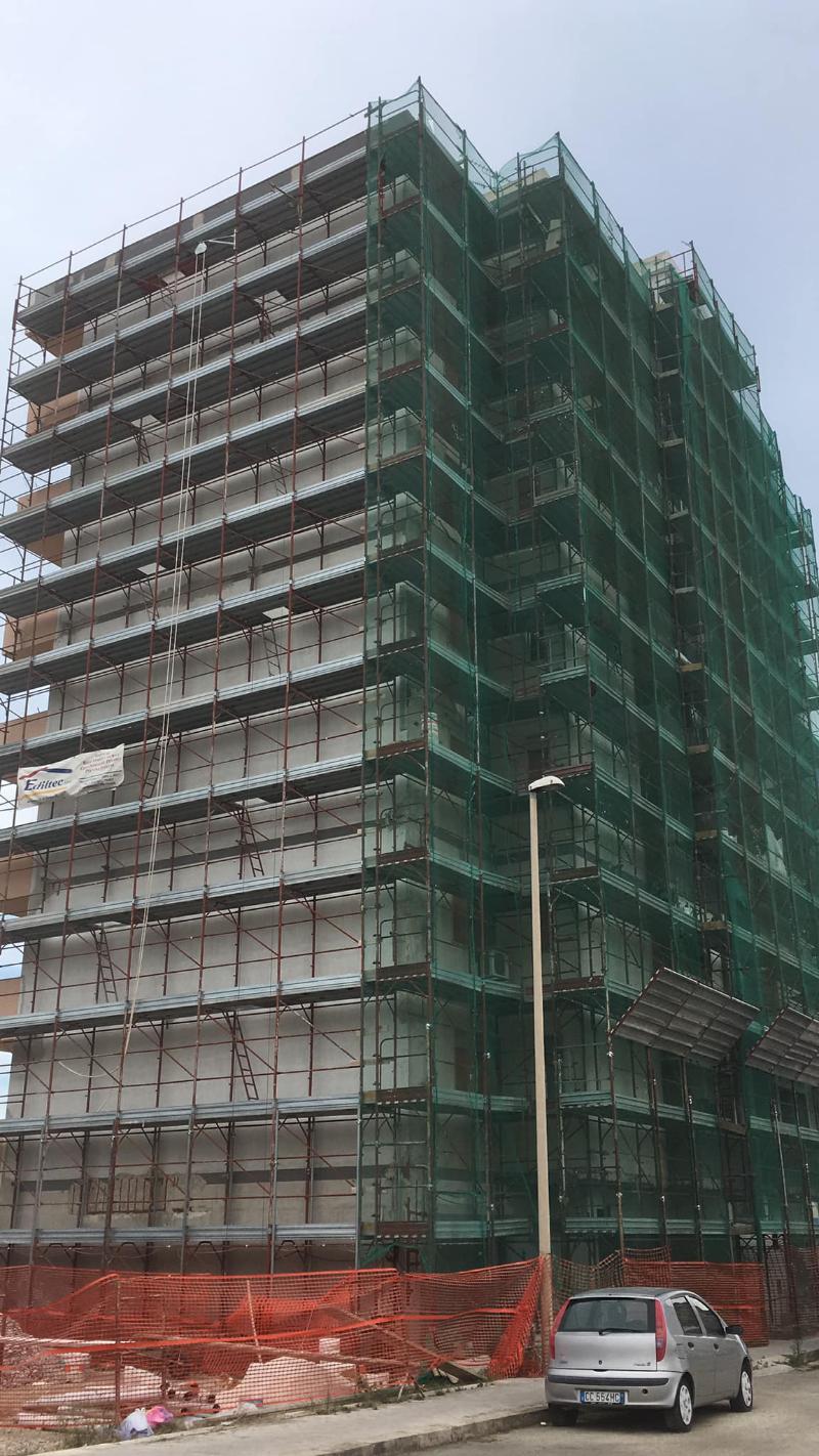 impalcatura edile per rifacimento condominio