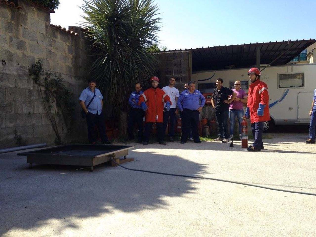 addetti antincendio durante corso di formazione antincendio